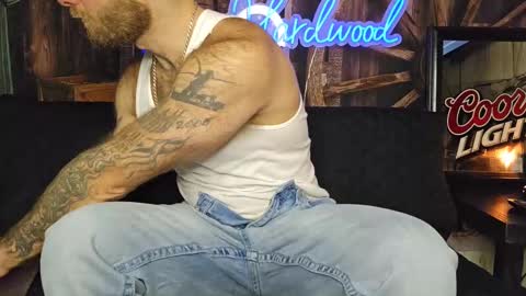 Snapshot of lancehardwood222 chatting on February 21, 2:17 am LANCE online show from February 21, 2:17 am