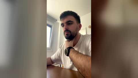 lander920612 online show from March 18, 9:23 am