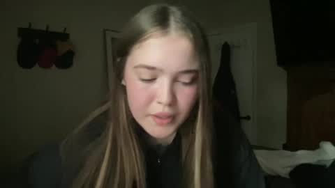 lanelizzie348 online show from April 7, 12:22 am