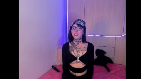 Snapshot of lanibloom_ chatting on October 30, 12:34 am Lani Bloom  online show from October 30, 12:34 am