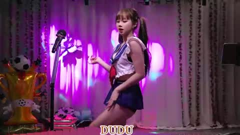 Snapshot of lankwaifong_cindy chatting on June 23, 3:04 am lankwaifong_cindy online show from June 23, 3:04 am