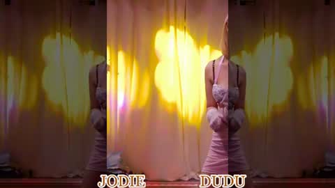 Snapshot of lankwaifong_cindy chatting on June 27, 12:22 pm lankwaifong_cindy online show from June 27, 12:22 pm
