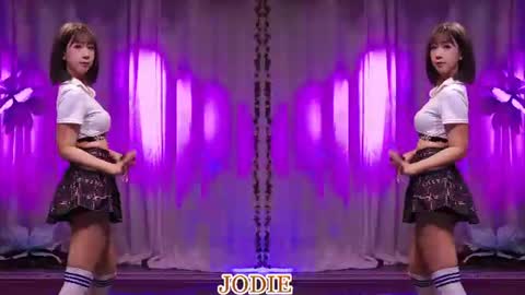 Snapshot of lankwaifong_cindy chatting on July 17, 7:37 am lankwaifong_cindy online show from July 17, 7:37 am