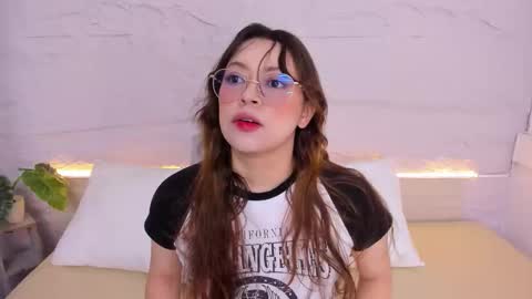 Lanna online show from December 17, 12:22 pm