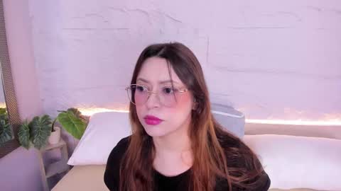 Lanna online show from December 18, 11:38 am