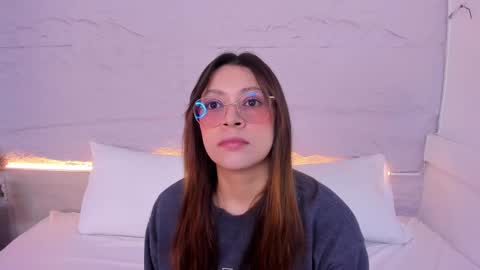 Lanna online show from January 10, 11:45 am