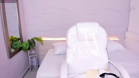 Snapshot of lanna_18_ chatting on June 12, 11:53 am Lanna online show from June 12, 11:53 am