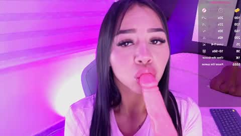 lanna_as online show from June 17, 2:14 am