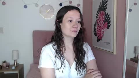 Snapshot of lanna_mills chatting on June 2, 1:02 pm Lanna online show from June 2, 1:02 pm
