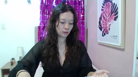 Lanna online show from July 30, 1:21 pm