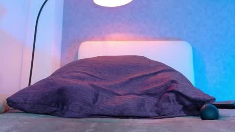 Snapshot of lanna_w chatting on May 9, 8:25 pm lanna_w online show from May 9, 8:25 pm