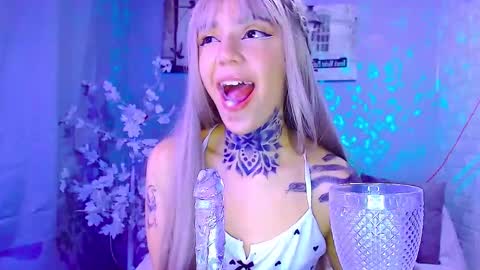 LANNIE   online show from November 7, 9:59 pm