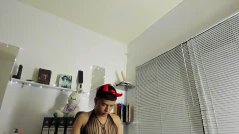 laparis19 online show from May 7, 6:46 pm