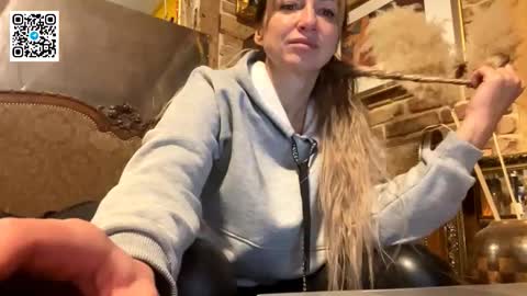 Olena online show from November 7, 8:53 pm