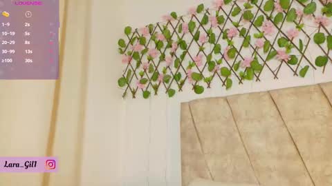 Snapshot of lara_gil_ chatting on September 17, 1:24 pm Lara Gill online show from September 17, 1:24 pm