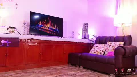 Snapshot of lara_giraldo chatting on June 12, 11:25 pm Hello Guys I am Lara Giraldo WELCOME To my room online show from June 12, 11:25 pm