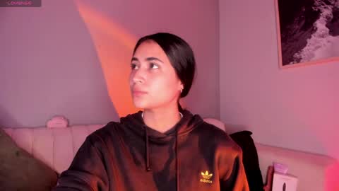 Snapshot of lara_madisson chatting on May 3, 5:35 am Lara Madisson online show from May 3, 5:35 am