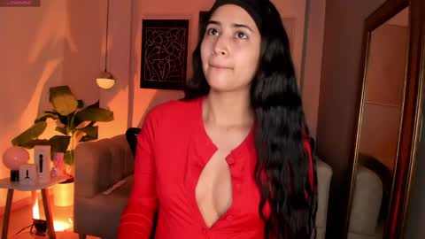 Snapshot of lara_madisson chatting on May 27, 6:43 am Lara Madisson online show from May 27, 6:43 am