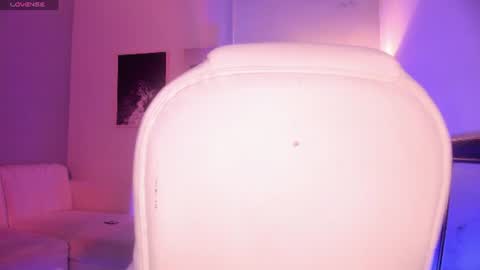 Snapshot of lara_madisson chatting on July 23, 6:33 am Lara Madisson online show from July 23, 6:33 am
