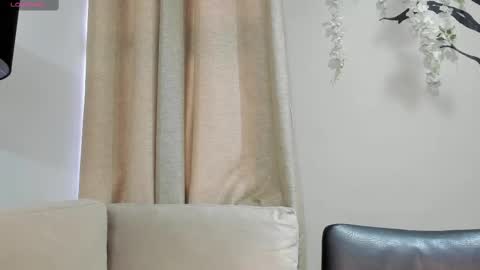 Snapshot of lara_martin chatting on November 16, 12:00 pm 700 200 online show from November 16, 12:00 pm