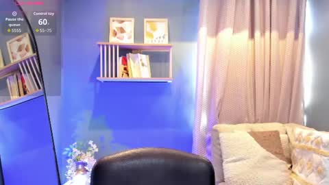      700  200   online show from July 18, 7:17 pm