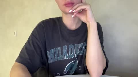 Snapshot of lara_neon chatting on October 10, 2:27 pm Lara Neon online show from October 10, 2:27 pm