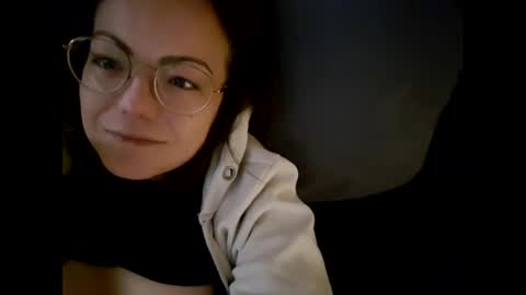 Snapshot of laraa333 chatting on January 14, 9:56 am Little online show from January 14, 9:56 am