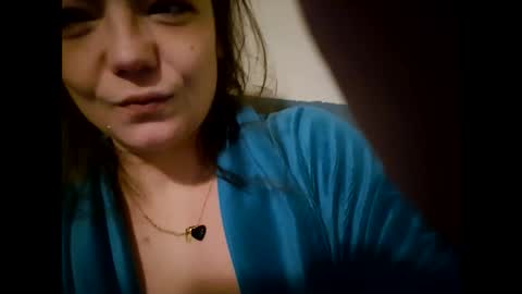 Snapshot of laraa333 chatting on January 19, 10:39 pm Little online show from January 19, 10:39 pm