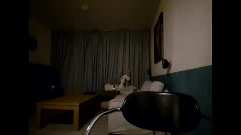 Snapshot of laraa333 chatting on January 27, 12:43 am Little online show from January 27, 12:43 am