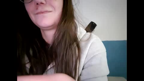 Snapshot of laraa333 chatting on February 13, 3:35 pm Little online show from February 13, 3:35 pm