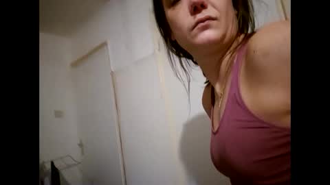 Snapshot of laraa333 chatting on February 15, 5:41 am Little online show from February 15, 5:41 am