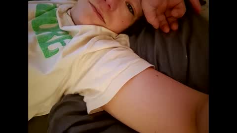 Snapshot of laraa333 chatting on February 19, 9:28 am Little online show from February 19, 9:28 am