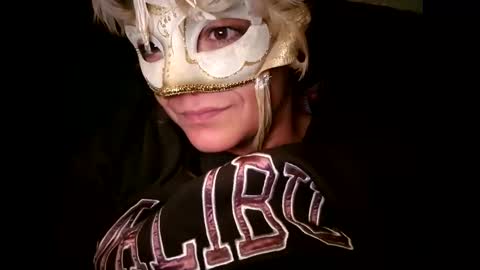 Snapshot of laraa333 chatting on October 11, 11:14 pm Little online show from October 11, 11:14 pm