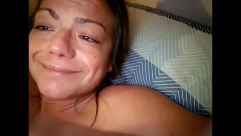 Snapshot of laraa333 chatting on October 13, 6:02 am Little online show from October 13, 6:02 am