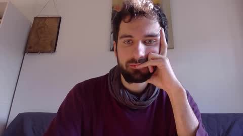 laraaan online show from November 22, 9:41 am