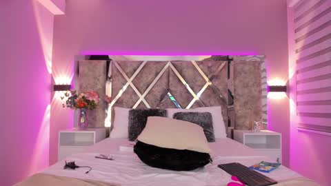 Lara online show from March 6, 10:58 pm