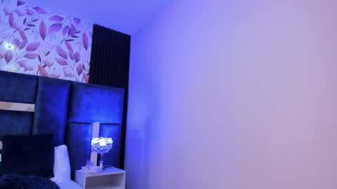 Lara online show from September 12, 7:25 pm