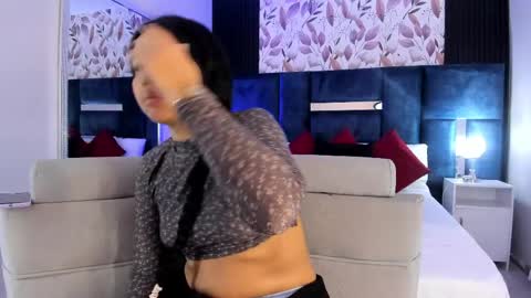 Lara online show from April 25, 7:11 pm
