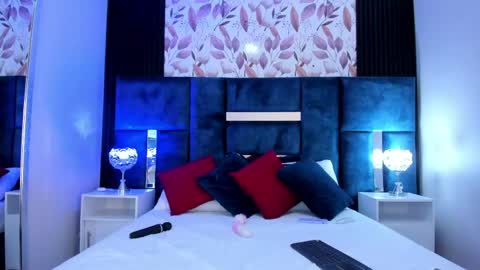 Snapshot of larabrook chatting on May 19, 1:56 am Lara online show from May 19, 1:56 am