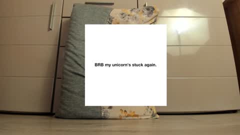 Snapshot of laracara chatting on December 5, 8:22 am Lara online show from December 5, 8:22 am