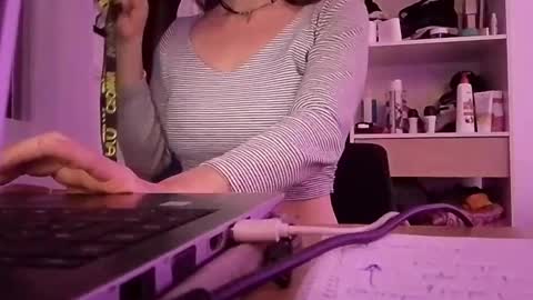 larafox22 online show from April 10, 8:57 pm