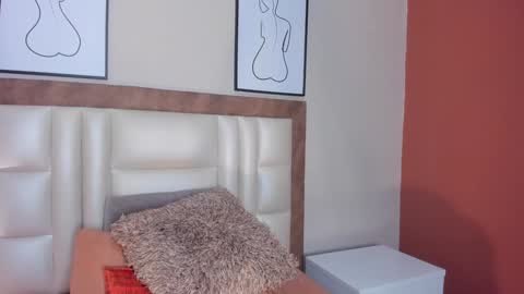 Snapshot of laragoldd chatting on December 6, 4:36 am Lara Gold online show from December 6, 4:36 am