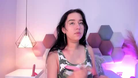 Snapshot of laragoldd chatting on December 3, 12:51 am Lara Gold online show from December 3, 12:51 am