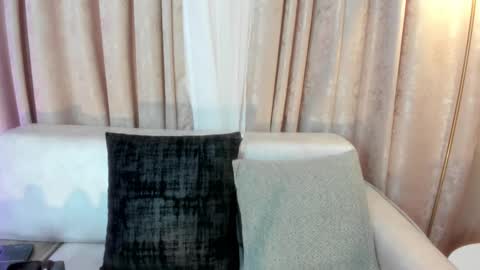 Snapshot of laragoldd chatting on December 14, 4:01 pm Lara Gold online show from December 14, 4:01 pm