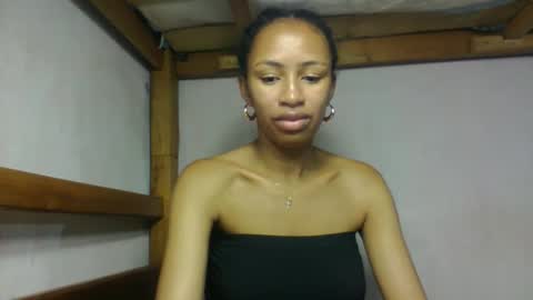 larah98 online show from March 7, 2:41 am