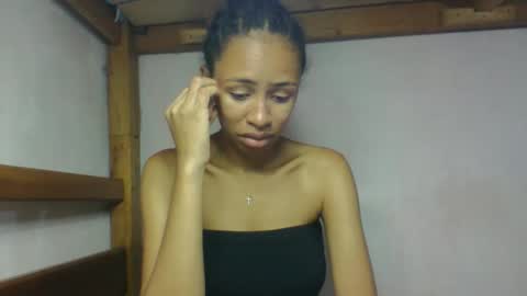 larah98 online show from March 18, 8:28 am