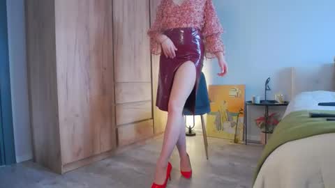 LaraKanes online show from February 5, 8:21 am