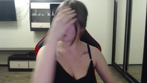 Laralianna online show from February 18, 3:43 pm