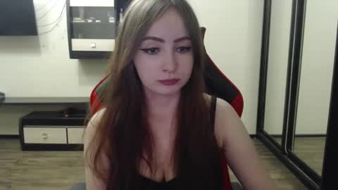 Laralianna online show from February 18, 6:47 pm