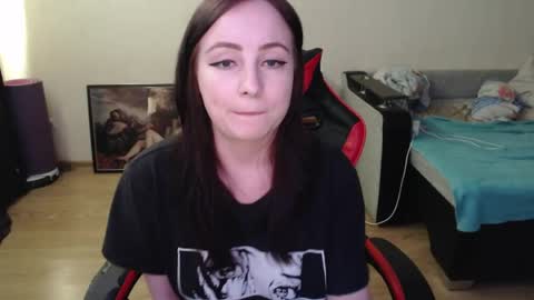 Laralianna online show from May 9, 12:32 pm